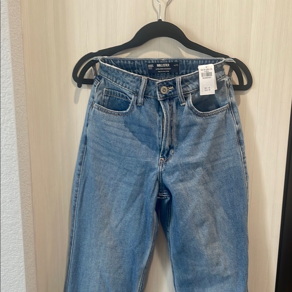 Brand new Hollister 23 short jeans